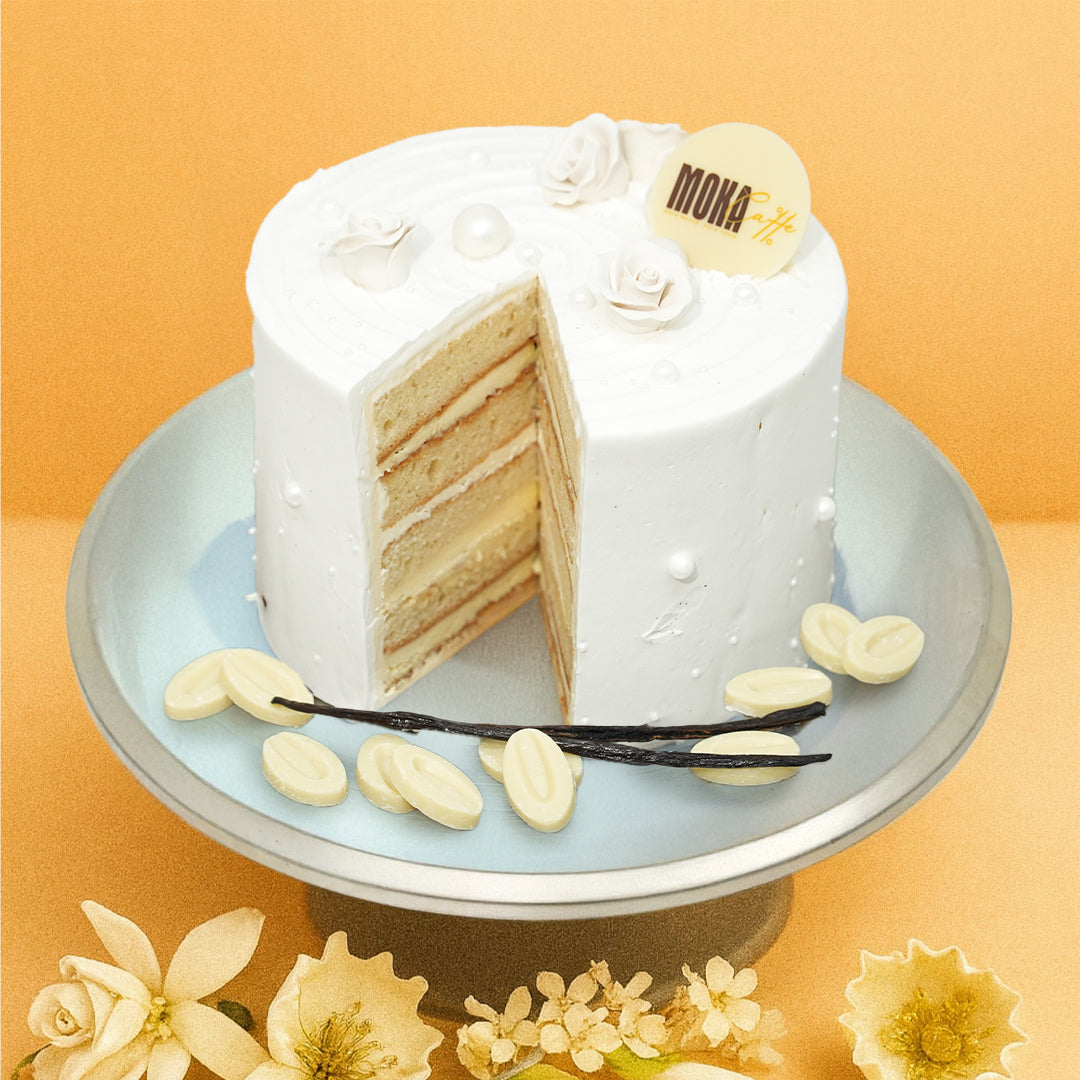 Classic Vanilla Bloom Cake π¦