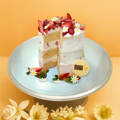 Strawberry Dream Cake 🍓